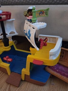 2005 Fisher-Price Yellow & Blue Pirate Ship Playset - Kids Toy